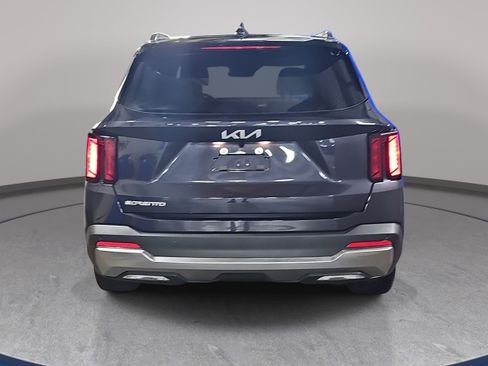 Used 2025 Kia Sorento EX w/ Panoramic Sunroof Package FWD image 6