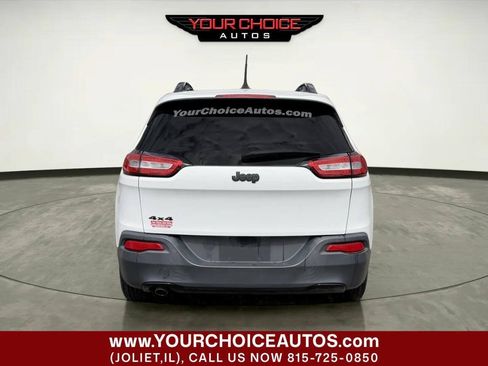 Used 2017 Jeep Cherokee Sport AWD/4WD image 4