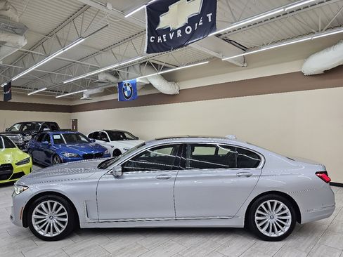 Used 2020 BMW 740i image 10