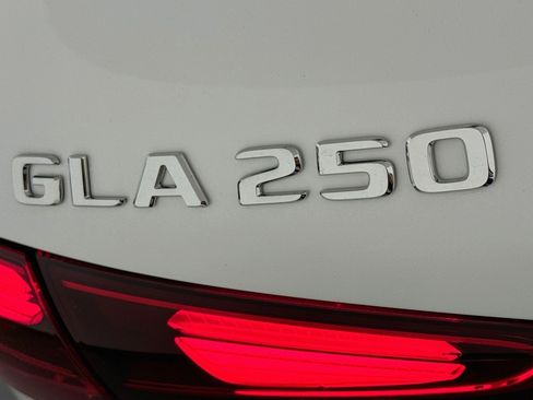 Certified 2026 Mercedes-Benz GLA 250 image 10