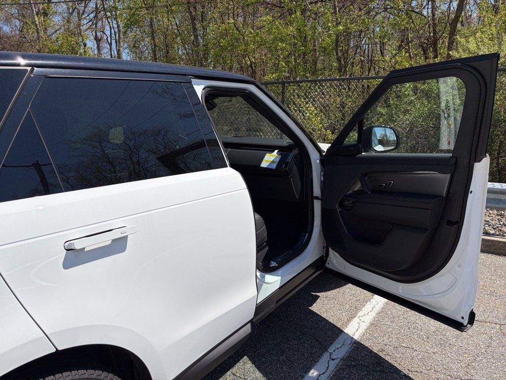 New 2026 Land Rover Range Rover Sport SE AWD/4WD image 14