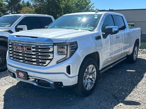 Used 2024 GMC Sierra 1500 Denali w/ Technology Package AWD/4WD image 3