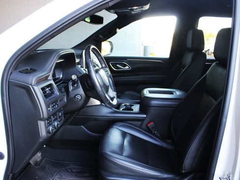 Used 2022 Chevrolet Tahoe Z71 w/ Z71 Off-Road Package AWD/4WD image 13