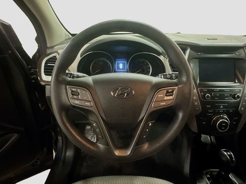 Used 2017 Hyundai Santa Fe SE image 13