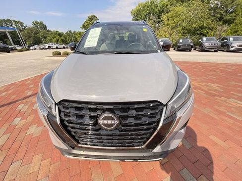 Used 2023 Nissan Kicks SR w/ SR Premium Package FWD image 24