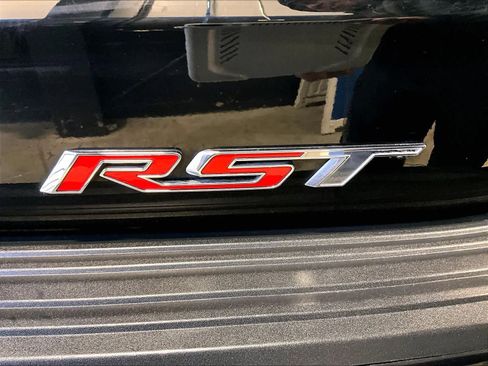 Used 2022 Chevrolet Suburban RST w/ Luxury Package image 30