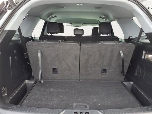 Used 2022 Ford Explorer XLT w/ Equipment Group 202A image 13