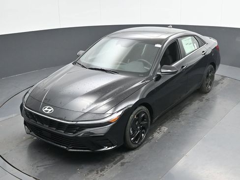 Used 2026 Hyundai Elantra SEL Sport Premium FWD image 42