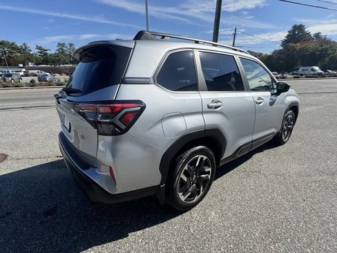 Used 2025 Subaru Forester Limited image 3