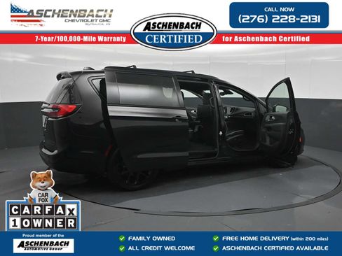 Used 2025 Chrysler Pacifica Limited FWD image 28
