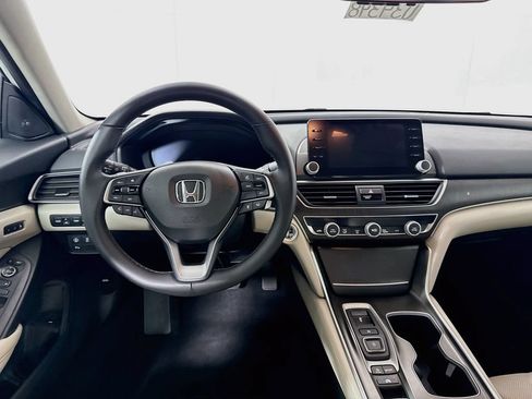 Used 2019 Honda Accord Touring image 22