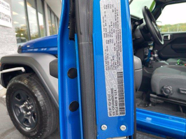 Used 2025 Jeep Wrangler Sport AWD/4WD image 29
