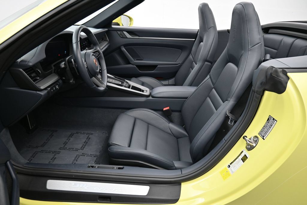 Certified 2025 Porsche 911 Carrera RWD image 8