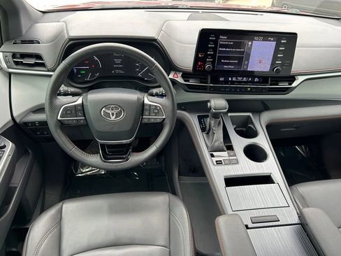 Certified 2022 Toyota Sienna XSE image 17