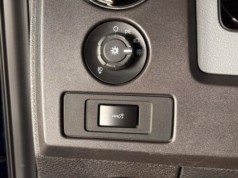 Used 2012 Ford F150 XLT w/ XLT Chrome Pkg image 12