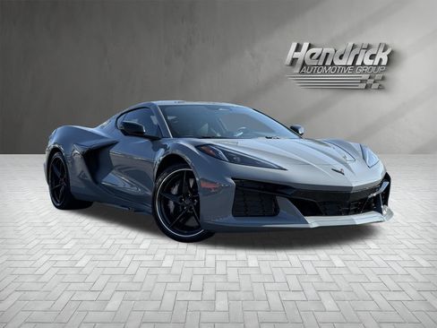 Used 2025 Chevrolet Corvette E-Ray AWD/4WD image 2