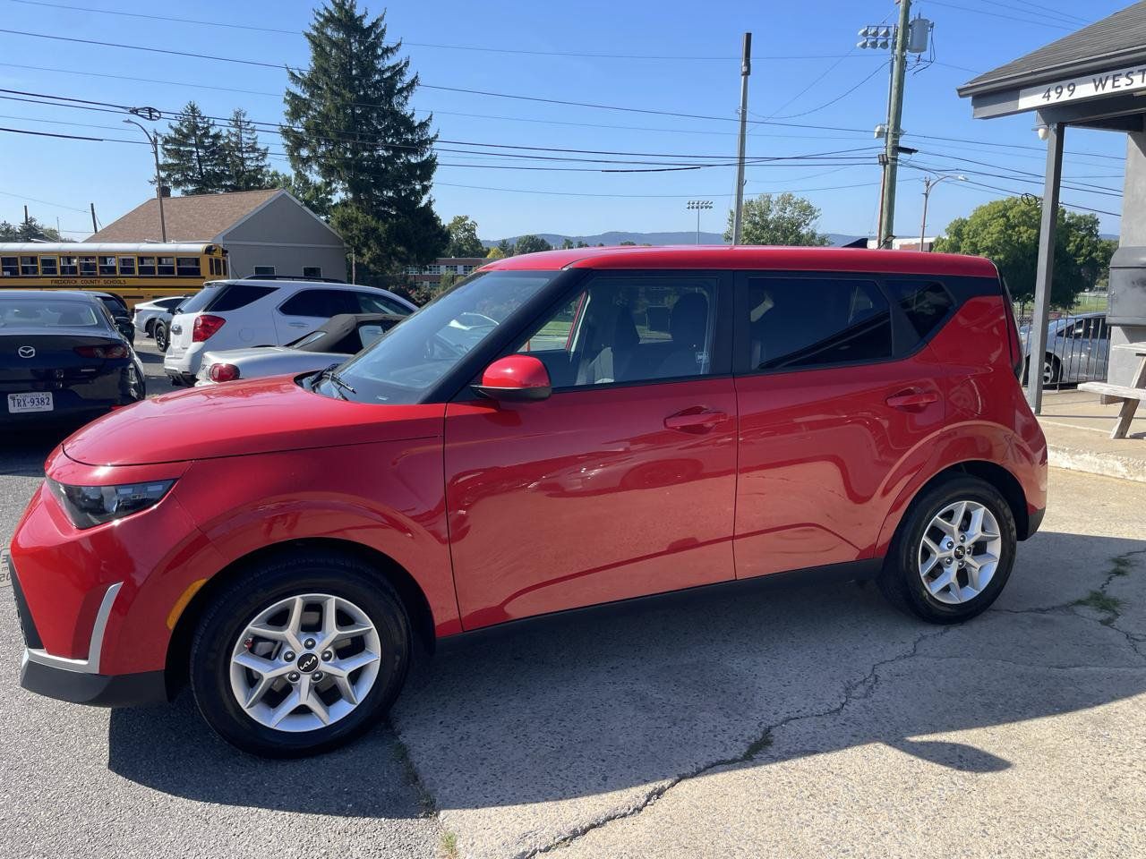 Used 2025 Kia Soul LX w/ LX Technology Package FWD image 10
