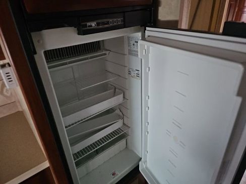 Used 2005 Ford E-450 and Econoline 450 image 22