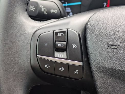 Used 2022 Ford Escape SE w/ SE Sport Appearance Package image 25