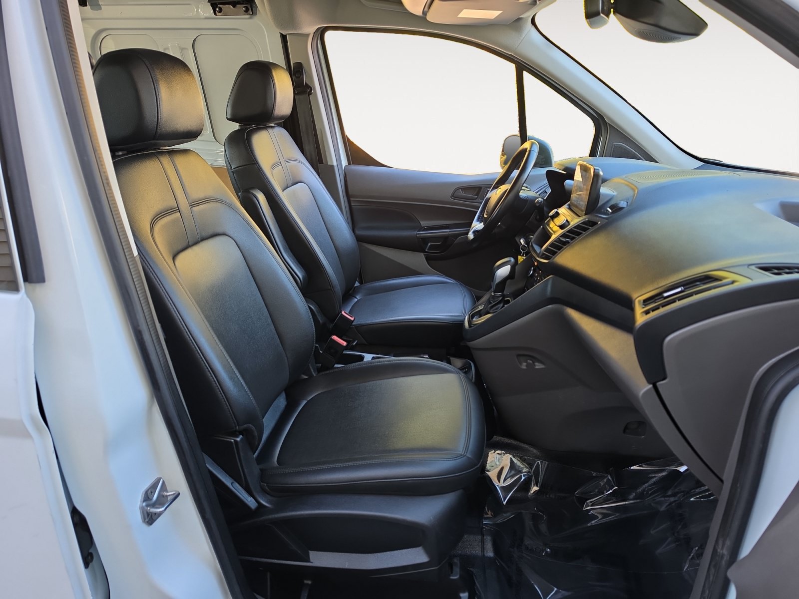 Used 2023 Ford Transit Connect XL FWD image 15