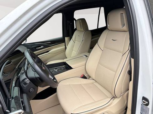 Certified 2024 Cadillac Escalade Premium Luxury AWD/4WD image 13