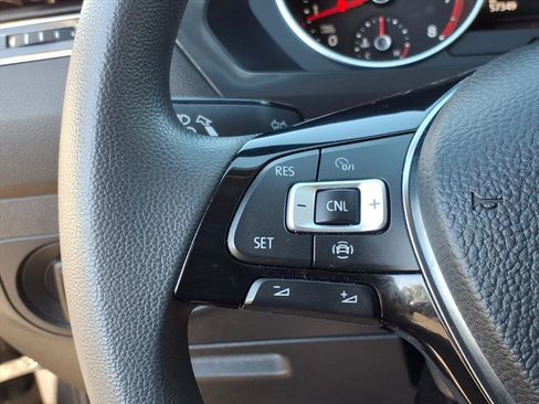 Used 2020 Volkswagen Tiguan S image 24