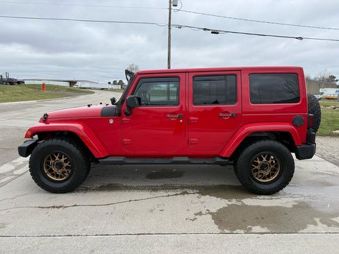 Used 2014 Jeep Wrangler Unlimited Sahara w/ Dual Top Group image 8