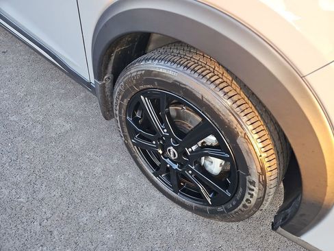 Used 2024 Nissan Kicks SR w/ SR Premium Package image 12