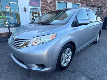 Used 2016 Toyota Sienna LE