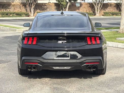 Used 2024 Ford Mustang GT Premium image 5