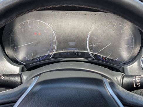 Used 2019 INFINITI Q60 3.0t Luxe w/ Essential Package AWD/4WD image 3