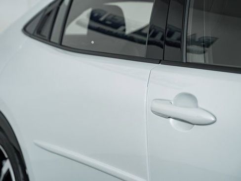 New 2026 Toyota Prius Plug-In Hybrid FWD image 17