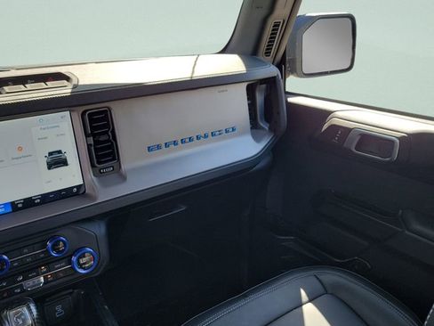 Used 2025 Ford Bronco Outer Banks AWD/4WD image 13