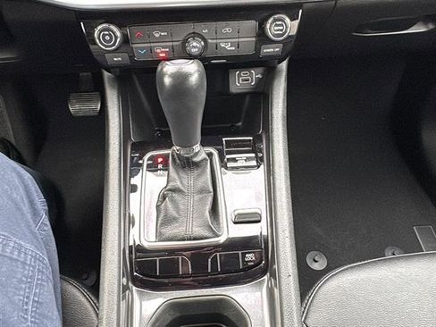 Used 2024 Jeep Compass Latitude image 23