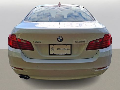 Used 2016 BMW 528i xDrive Sedan AWD/4WD image 4