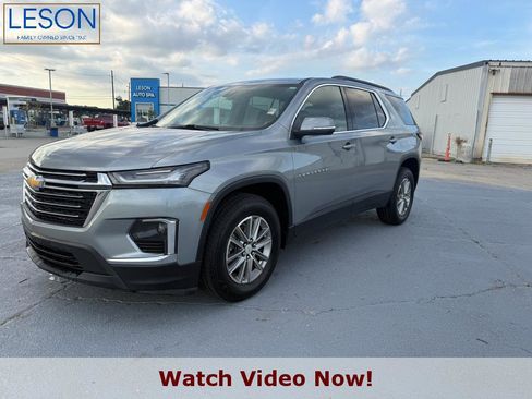 Certified 2023 Chevrolet Traverse LT image 1