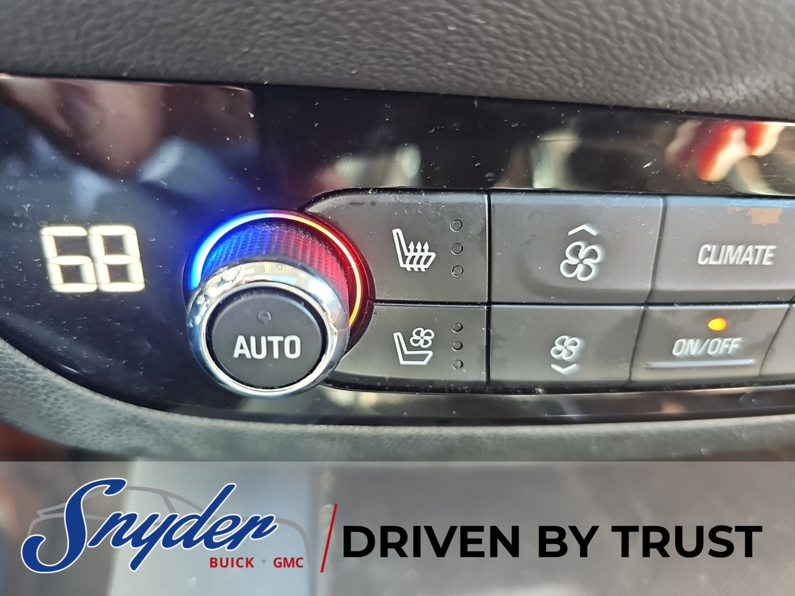 Used 2018 Buick Enclave Premium w/ Experience Buick Package AWD/4WD image 17