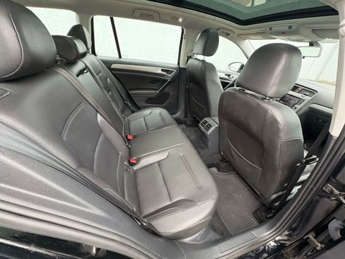 Used 2015 Volkswagen Golf TDI SE image 27