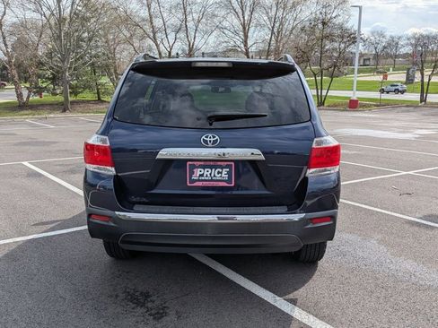 Used 2012 Toyota Highlander SE w/ Tow Pkg image 6