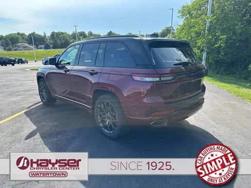 Used 2025 Jeep Grand Cherokee Summit AWD/4WD image 3