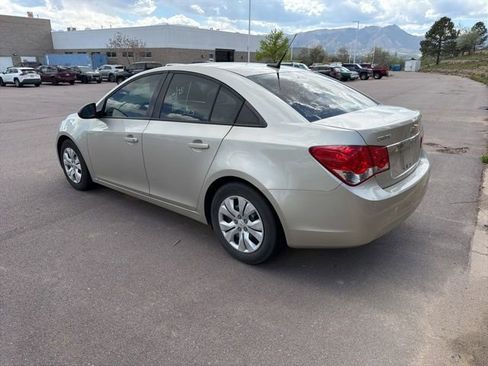 Used 2014 Chevrolet Cruze LS FWD image 3