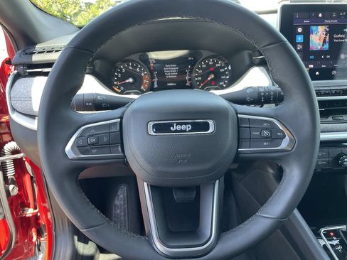 Used 2024 Jeep Compass Latitude AWD/4WD image 16