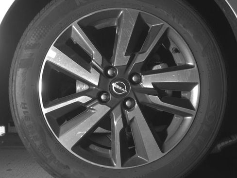 Used 2025 Nissan Versa SV FWD image 10