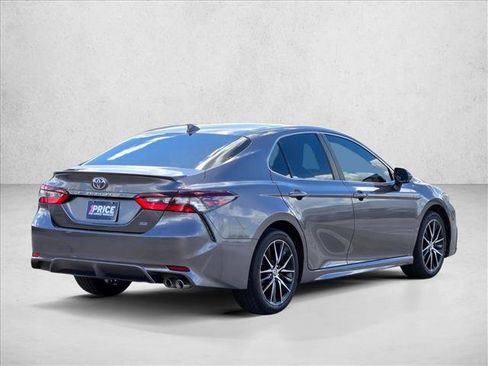 Used 2024 Toyota Camry SE FWD image 5