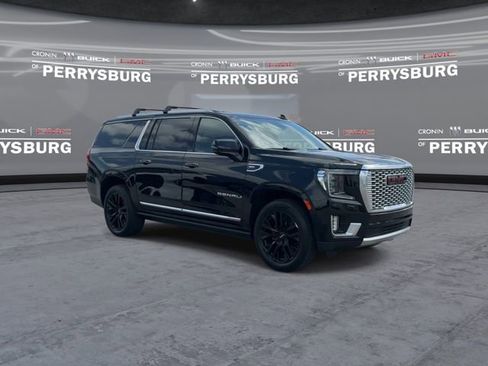 Used 2021 GMC Yukon XL Denali w/ Denali Premium Package AWD/4WD image 2