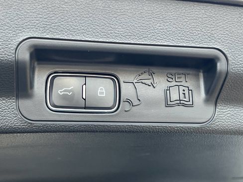 Used 2023 Ford Explorer XLT w/ Equipment Group 202A image 35