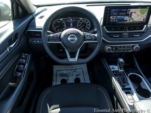 Used 2023 Nissan Altima 2.5 SV w/ SV Premium Package FWD image 15