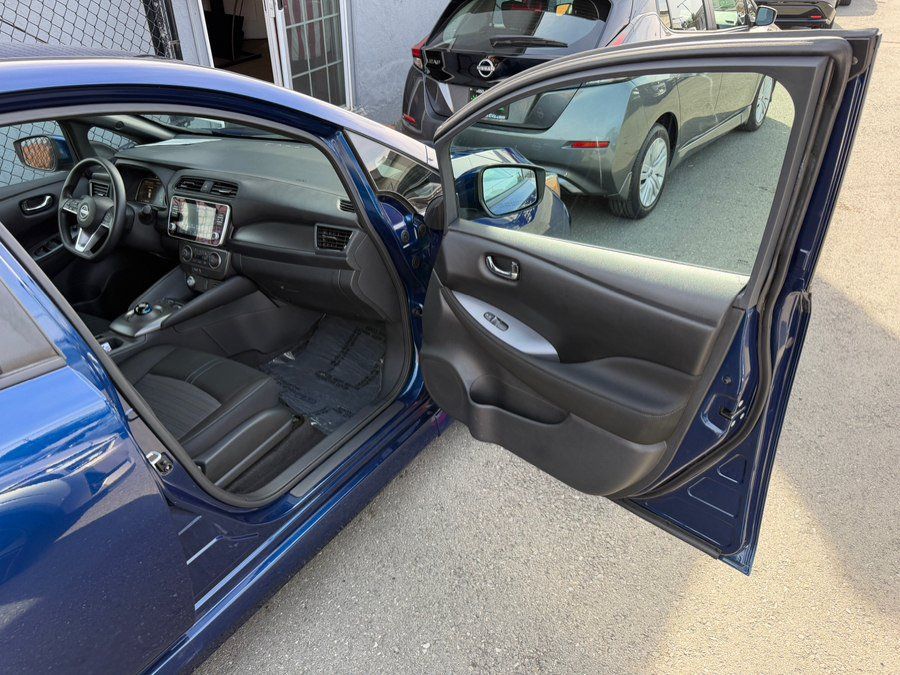 Used 2025 Nissan Leaf S FWD image 31