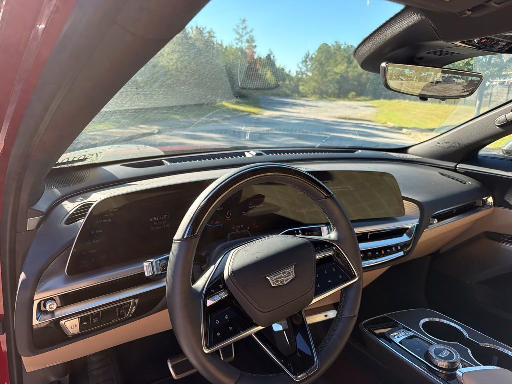 Certified 2025 Cadillac Lyriq Luxury w/ Nappa Leather Package AWD/4WD image 5