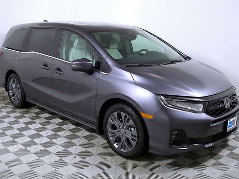 New 2026 Honda Odyssey Touring image 6